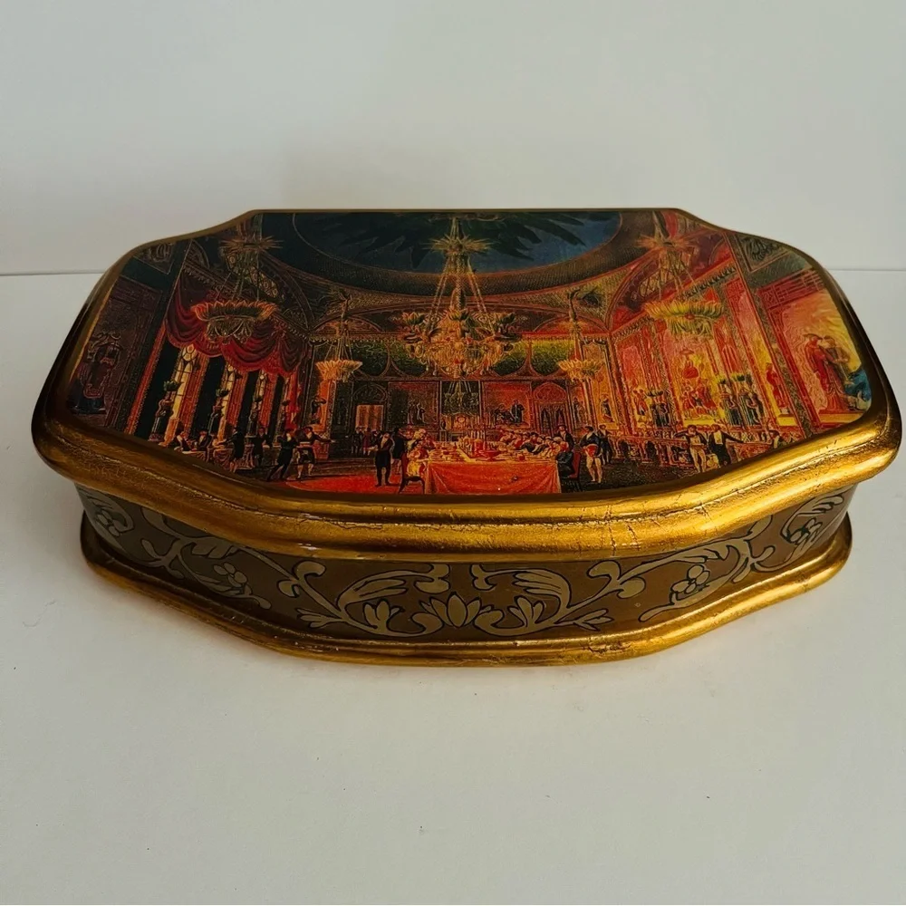Vintage Wooden Painted Box Felt Lined - British Royal Pavilion Music Room Scene.